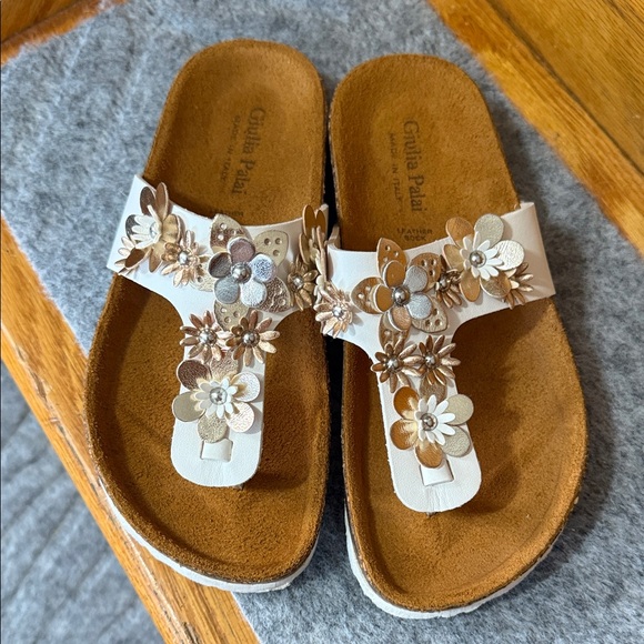 Giulia Palau White Floral Sandals - Picture 1 of 9